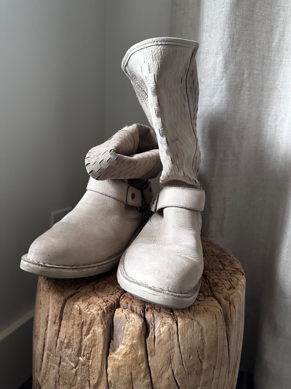 Off White Ugg Boots - Picture 4 of 6